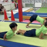 「君津市の体操教室Metamove Gymで体操に取り組む子どもたち」